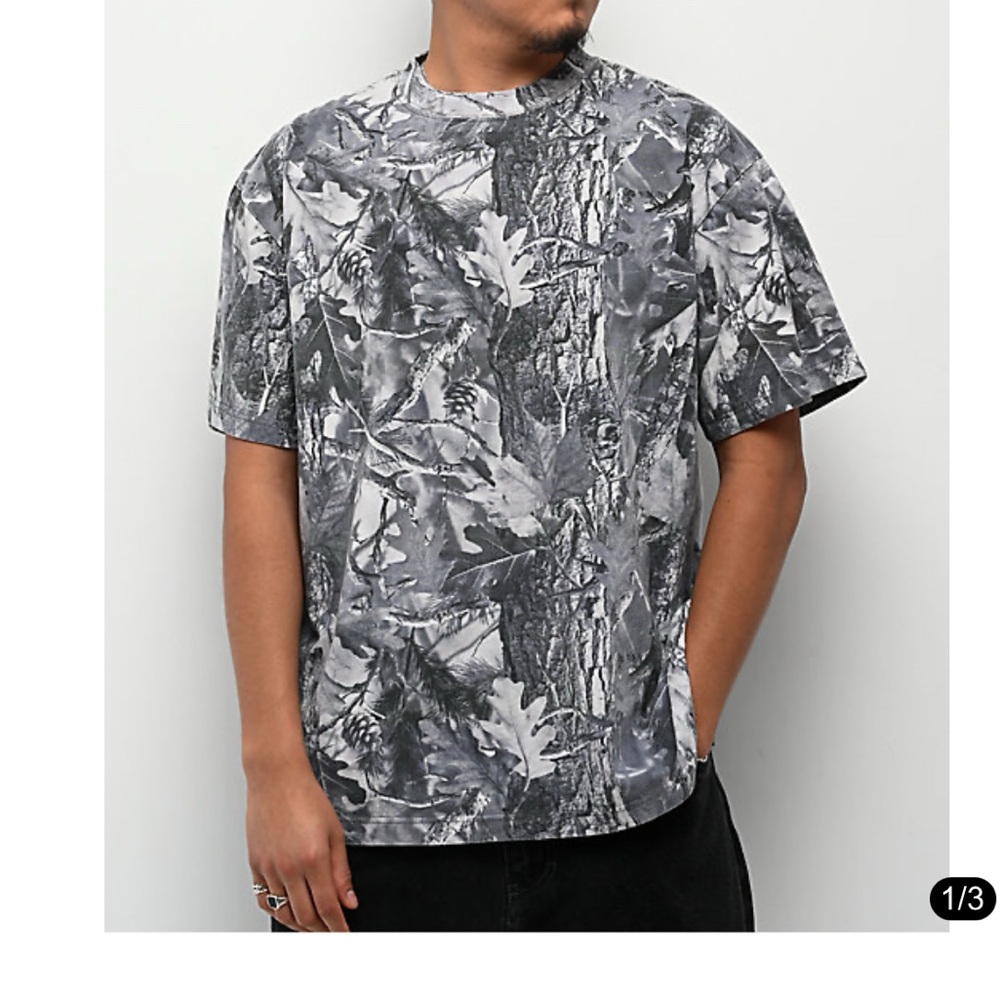 Gray Camouflage Men's Shirt NWT Small